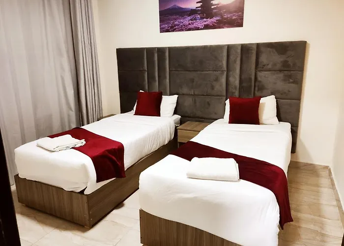 Cheap hotels Golden Plaza